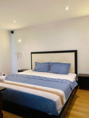 SM4 Habitación y baño privada KING Miraflores